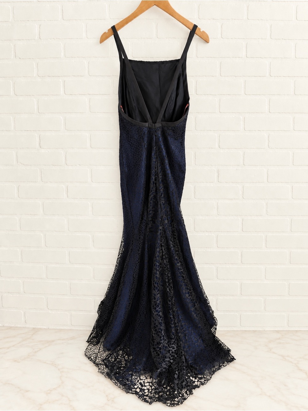 Monique Lhuillier Dark Mermaid Lace Gown Open Back Train Sz 6 - Picture 5 of 16